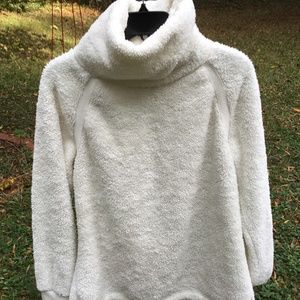 Sharpa Turtleneck Pullover White Size L